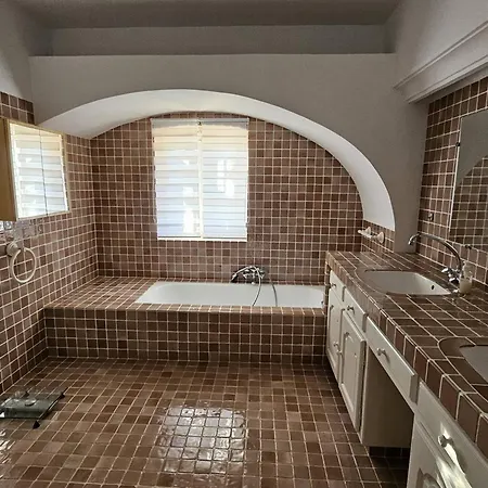 De Maitre Pour 12 Avec Piscine Privee Aux Issambres - Fr-1-768-111 *